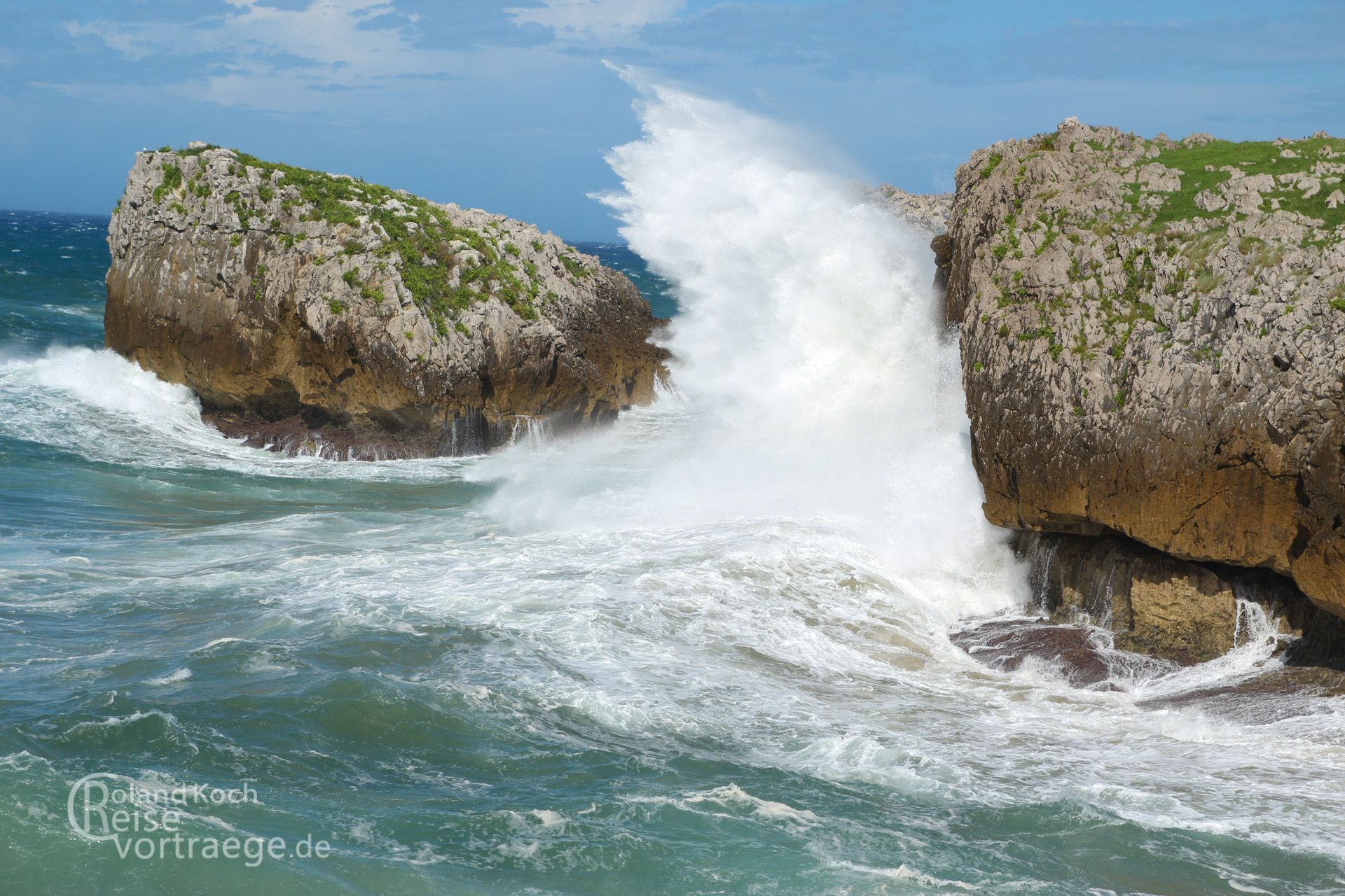 Spanien - Asturien - Brandung bei Llanes